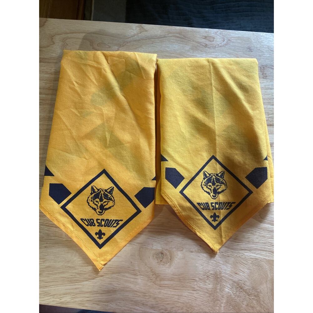 BSA Cub Scout Wolf Neckerchief Yellow Scarf Bandanna Vintage Late 1990s